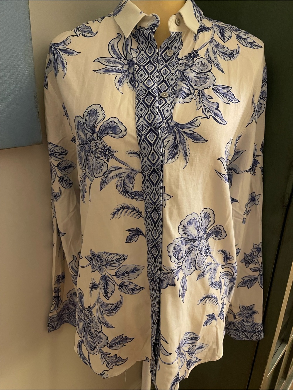 Zara White and Blue Floral Button-Up Blazer